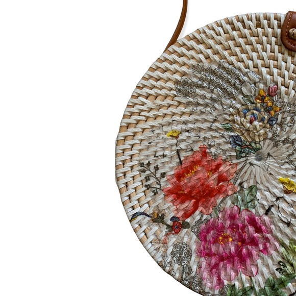 Bali Bohemian Rattan Floral Print Handwoven Handmade Basket Crossbody Purse - Picture 4 of 14